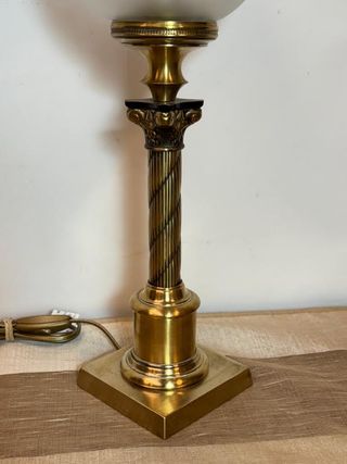 Lámpara de mesa Capitel Corintio