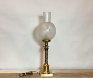 Lámpara de mesa Capitel Corintio