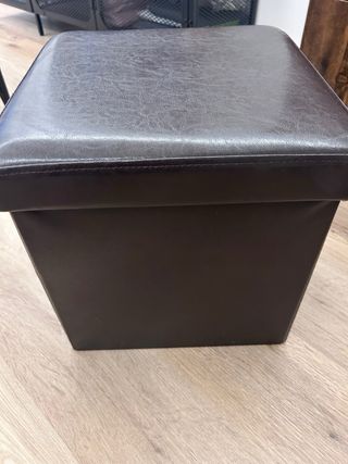 Puff de piel marrón