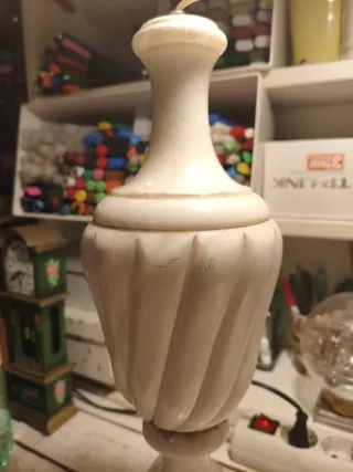 Antiguo pie de lámpara de balaustre de mármol