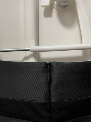 Falda Mango Suit Negra. Talla 34.