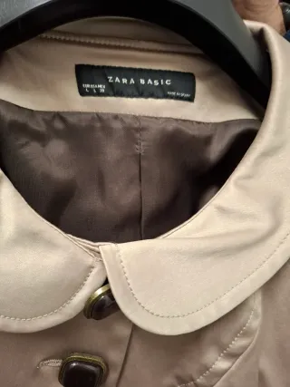 Chaqueta Zara Beige Satinada Botones