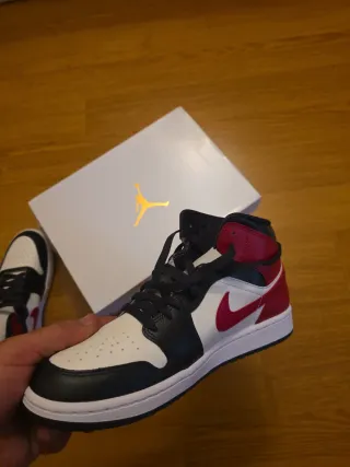 Nike Air Jordan 1 Mid