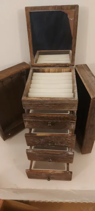 Portagioie grande in legno