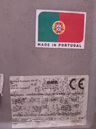 Hormigonera amarilla