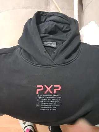 Sudadera Negra y Plata