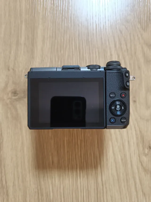 Cámara Canon EOS M6 (Sin objetivo)