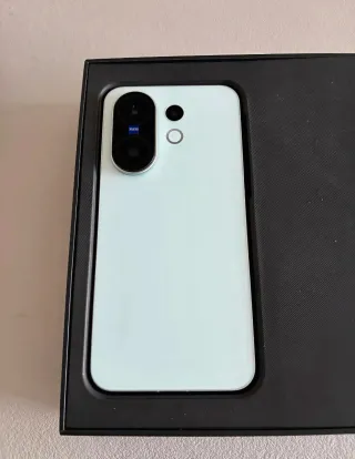 Vivo X200 FE 12GB RAM 512GB Azul + Cargador