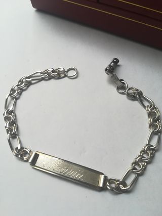 Esclava de plata grabada. Maria