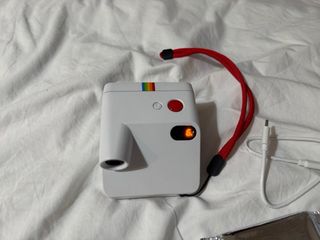 Cámara Polaroid Go Gen 2 + carrete