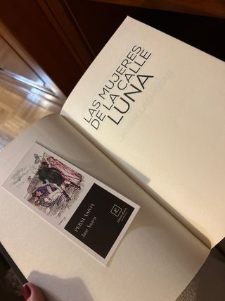 Las mujeres de la calle luna