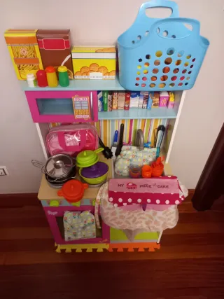 Cocina de juguete de madera con accesorios