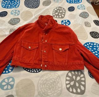 Chaqueta vaquera corta roja