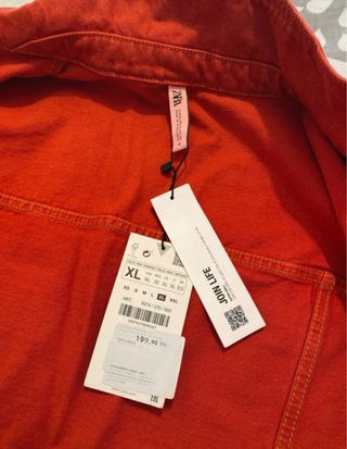 Chaqueta vaquera corta roja