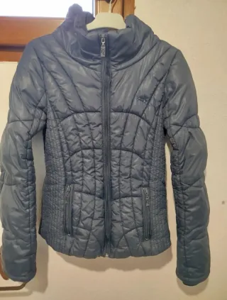 Chaqueta acolchada azul