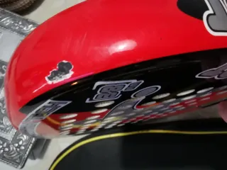 Pala pádel Drop Shot AERO con su funda.