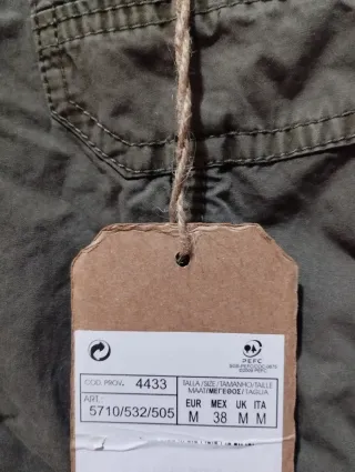 Chaqueta XDYE verde militar con capucha