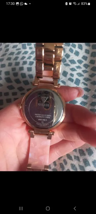 Reloj Guess Dorado Mujer