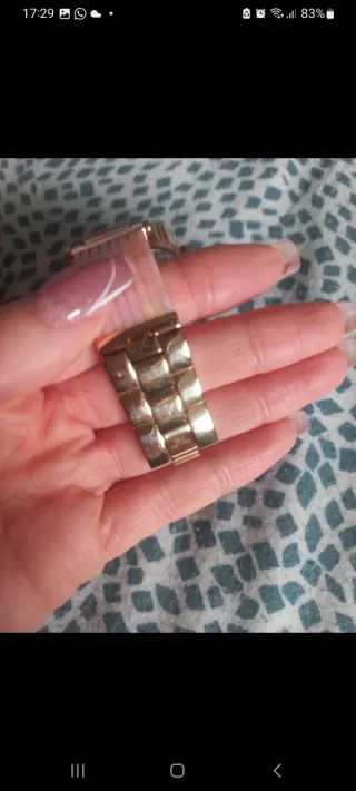 Reloj Guess Dorado Mujer