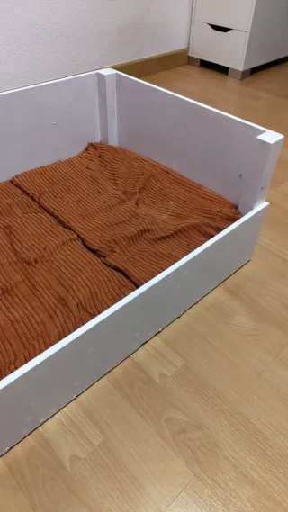Cama de madera para perros