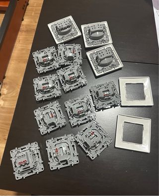 Niloe Legrand Pulsadores Enchufes Tapas