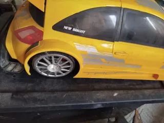 Coche maqueta  Renault Sport Amarillo muy grande