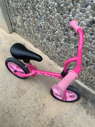 Bicicleta rosa infantil Chicco sin pedales