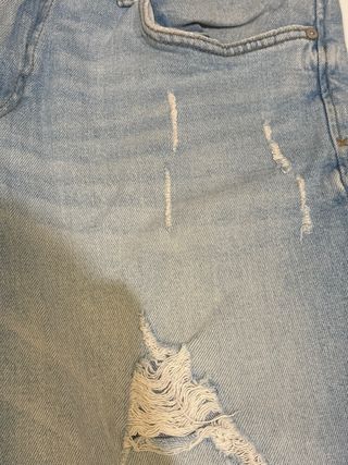 Bermuda tejana Celio desgastada