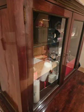 Vitrina antigua madera maciza y mármol