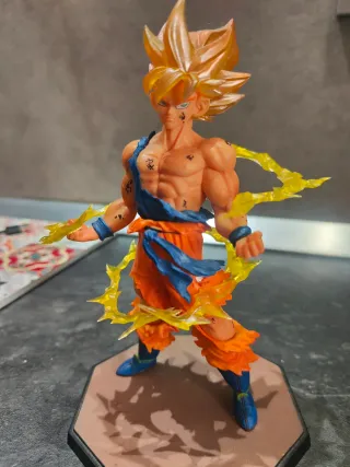 Goku Figura Dragón Ball Rayos Energía