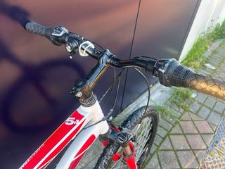 Bicicleta Rockrider Blanca y Roja