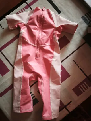 Neopreno bebé rosa 50 UV. 12 meses