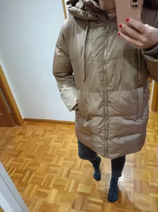 Abrigo plumífero Zara beige talla S