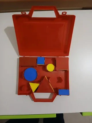 Set forme geometriche valigetta rossa