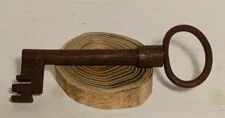 Chiave antica in ferro L.78