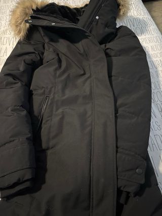Anorak Zara Mujer Negro con Capucha