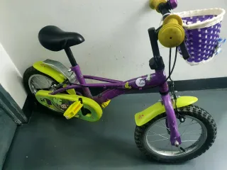 Bicicleta infantil 16 pulgadas. Ideal de 4 -6 años