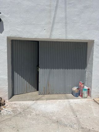 Urge.Portón metálico para garaje/local Sin Marco.