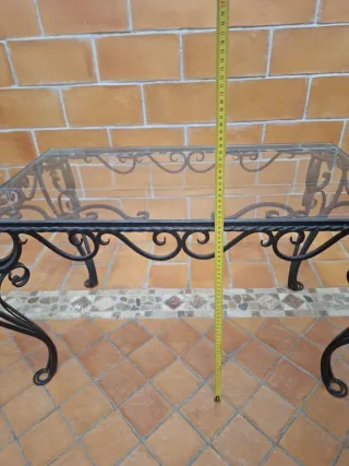 Mesa baja antigua forja y cristal