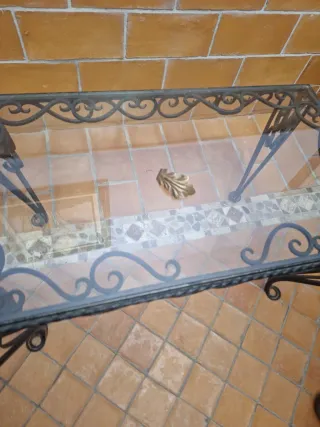 Mesa baja antigua forja y cristal
