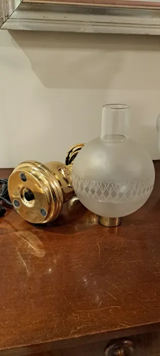 Lampada da tavolo oro e vetro