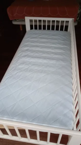 Cama infantil IKEA blanca