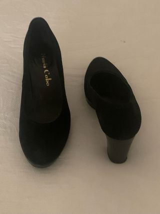 Zapatos de salón Nuria Cobo negros