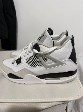 Jordan 4 “Military Black”