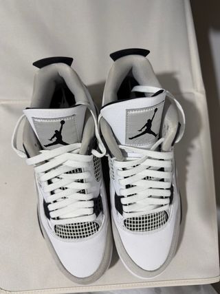 Jordan 4 “Military Black”