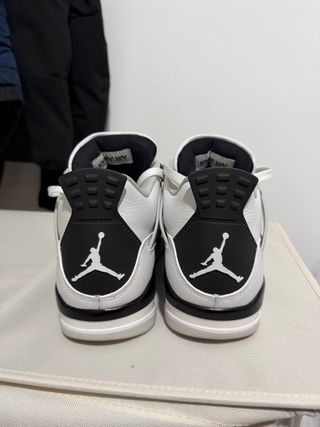 Jordan 4 “Military Black”