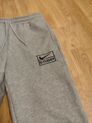 Pantalón chándal Stussy x Nike Gris