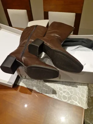 Botas de piel Tamaris marrones talla 39