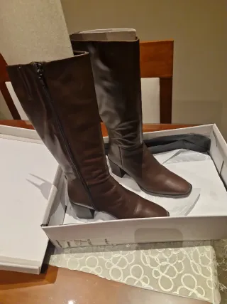 Botas de piel Tamaris marrones talla 39