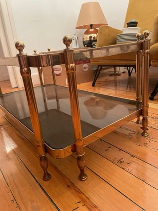 Dos mesas centro cristal y metal dorado